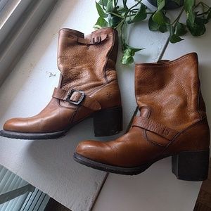 Whisky-colored Frye leather ankle boots (size 11)